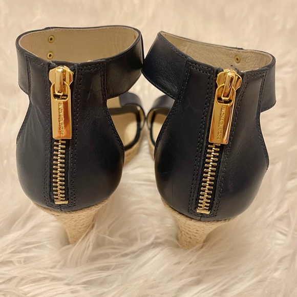 Brand NEW!!!! Michael Kors Navy Wedges - Picture 6 of 12